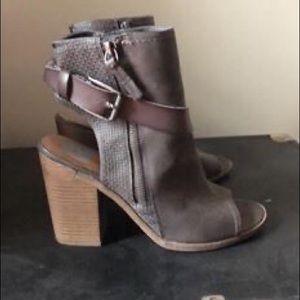 Size 11 peep toe booties in great condition!